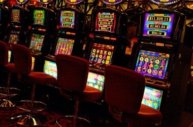 duit88 apk mobile app interface showing football markets and live casino options
