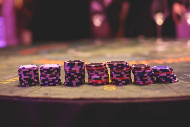 Nolimit City slot game interface on duit88 apk showing reels, stake selector, and spin button